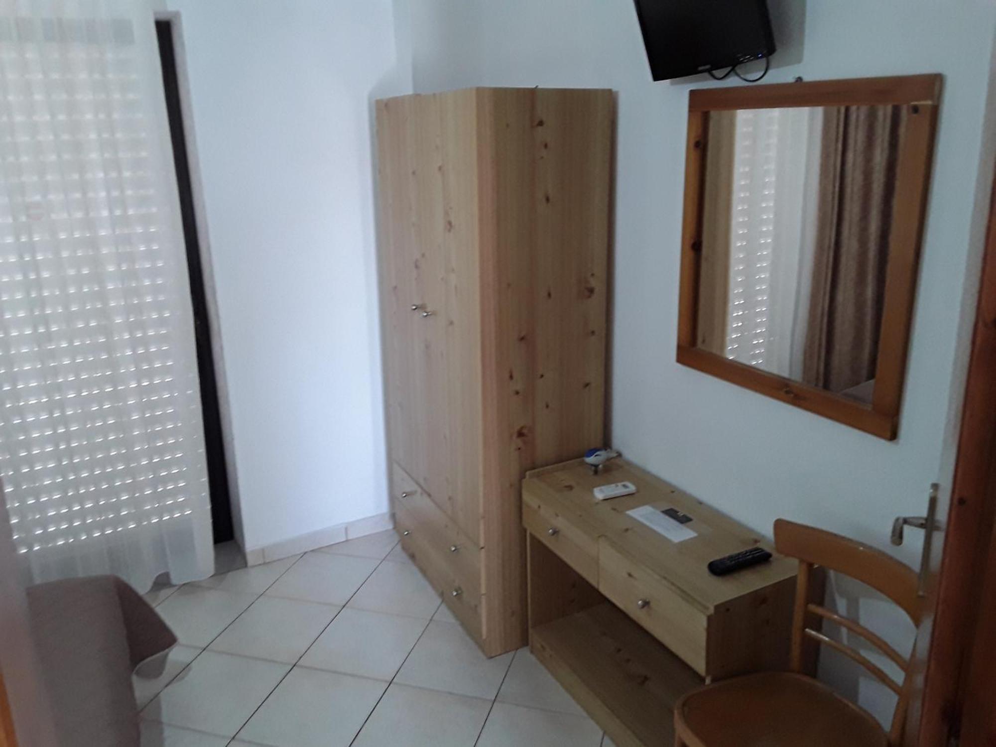 Aparthotel Hause Zorbas Paralia Dionisiou Zimmer foto