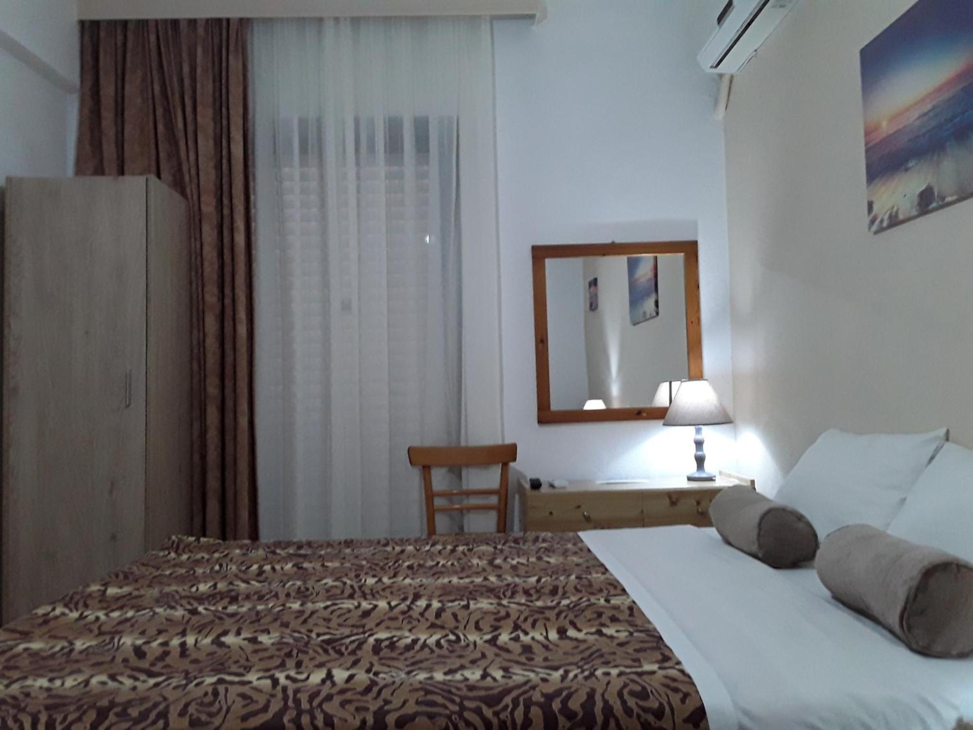Aparthotel Hause Zorbas Paralia Dionisiou Zimmer foto