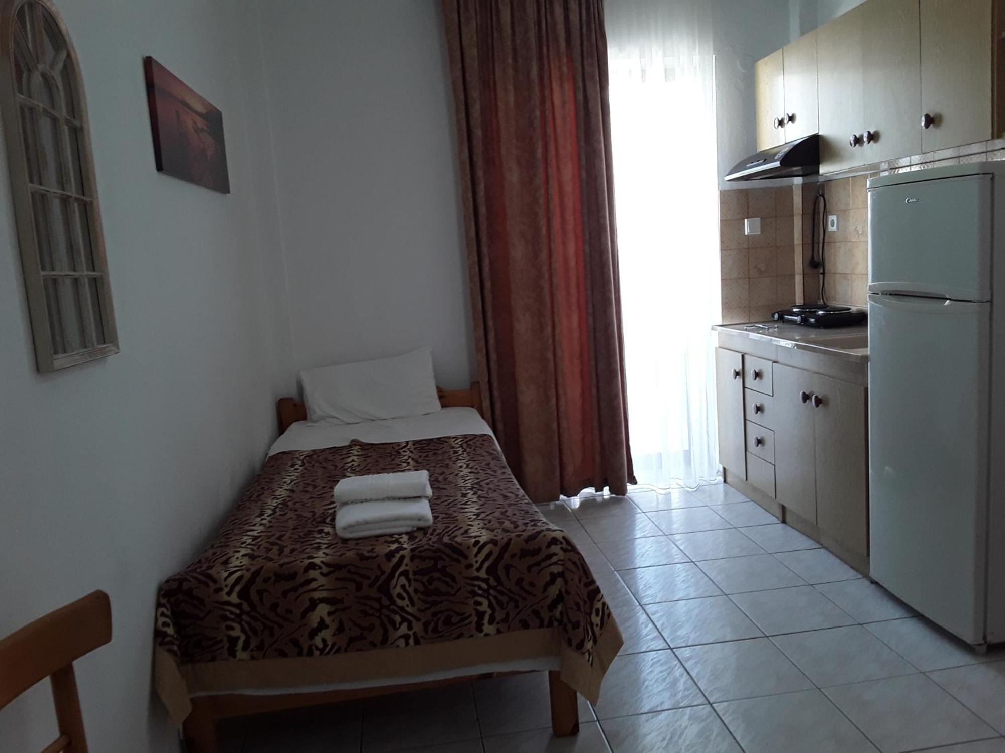 Aparthotel Hause Zorbas Paralia Dionisiou Zimmer foto
